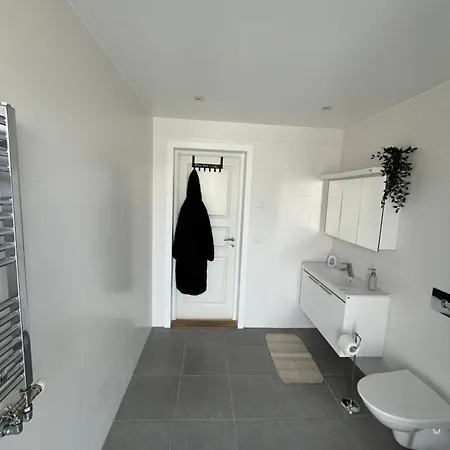 Room With Private Bathroom Åkersberga Exterior photo